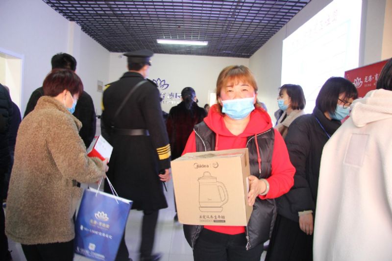 人山人海，瘋狂搶購丨直擊龍港·育德園開盤火爆現(xiàn)場！