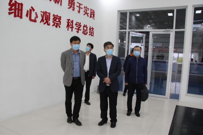 濰坊市財(cái)政局黨組書記、局長王金祥一行到龍港硅業(yè)公司調(diào)研