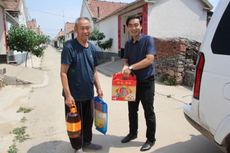 情系老黨員，慰問暖人心——新生代企業(yè)家代表、龍港集團(tuán)常務(wù)副總經(jīng)理王敬武走訪慰問老黨員