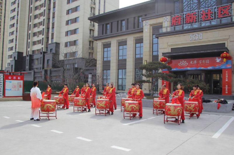 龍港·育秀園項目A區(qū)節(jié)后復(fù)工儀式暨“我們的中國夢 文化進(jìn)萬家”昌邑市2022文化惠民演出育秀園專場隆重舉行！