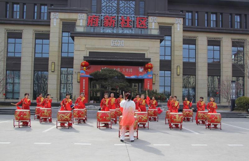 龍港·育秀園項目A區(qū)節(jié)后復(fù)工儀式暨“我們的中國夢 文化進(jìn)萬家”昌邑市2022文化惠民演出育秀園專場隆重舉行！